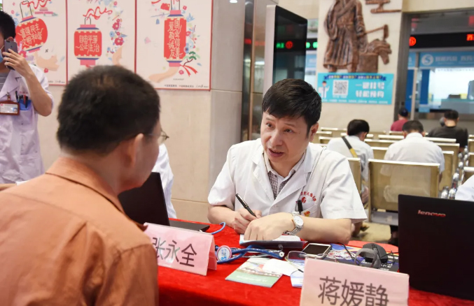 【永远跟党走】时光不改医者初心——记泡泡捕鱼官网下载内科党总支部书记、神经内科二区主任张永全